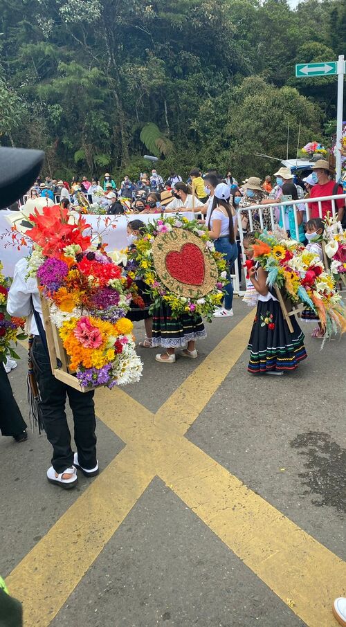 recorrido-de-feria-de-flores